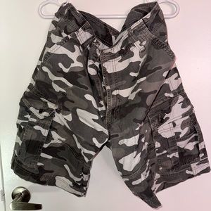 Men’s Camouflage Levis Cargo Shorts